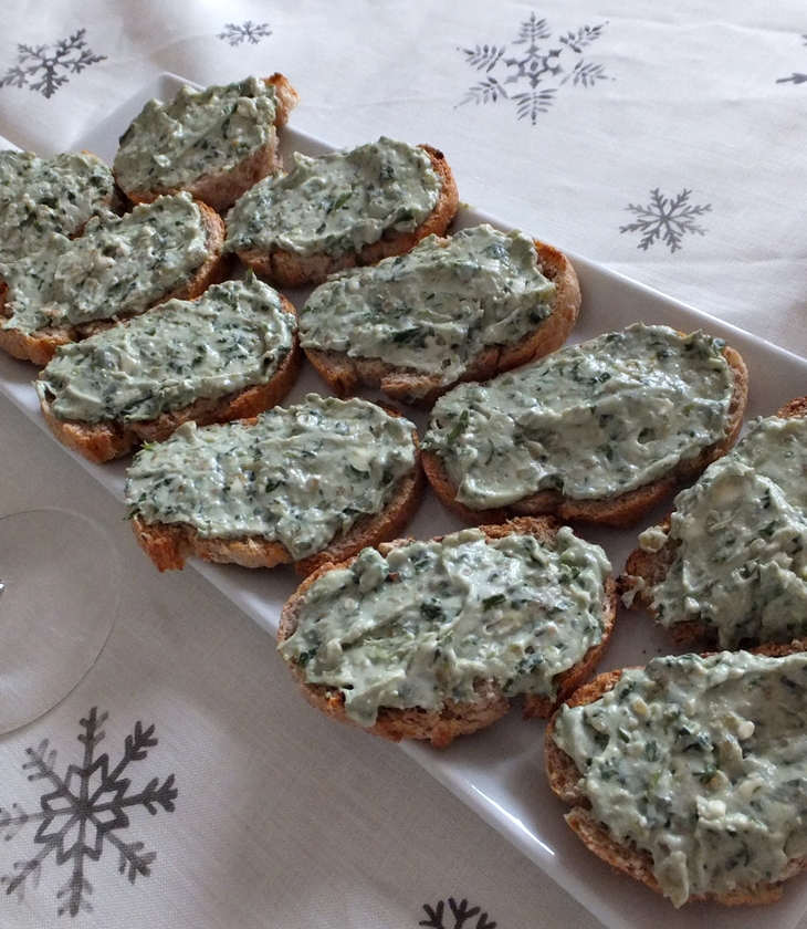 Bocaditos de rúcula con queso&nbsp;azul