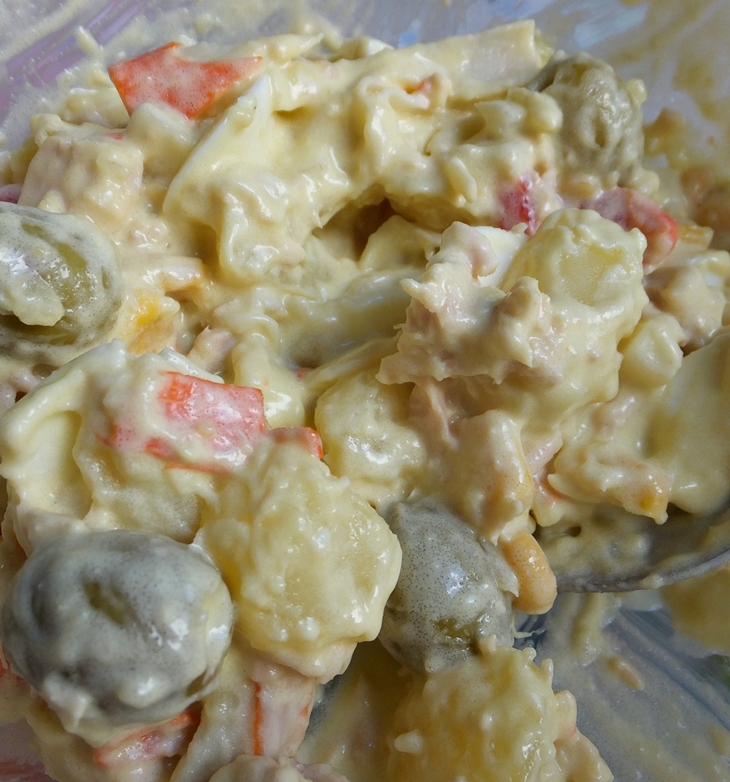 Ensalada de patata, huevo y palitos de&nbsp;cangrejo