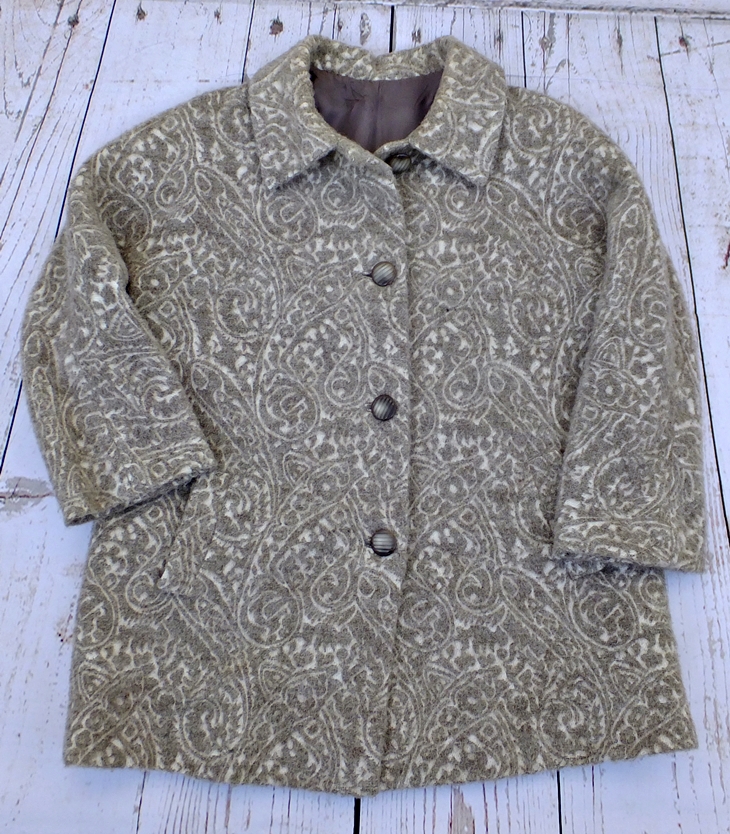 De abrigo, chaquetón amoroso (2013)