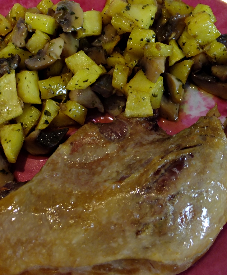 Muslos de pato confitados con patatas y&nbsp;champiñones