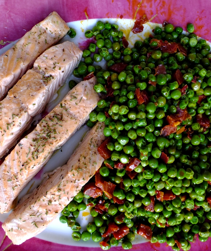 Salmón con guisantes al&nbsp;vapor
