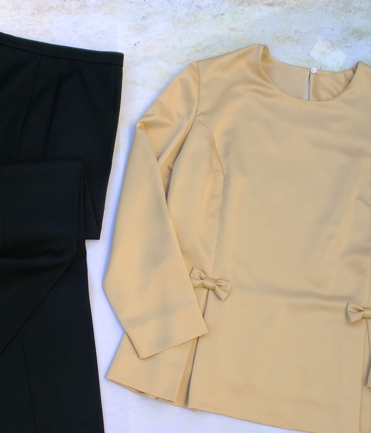 Pantalón verde con blusón amarillo&nbsp;(2017)