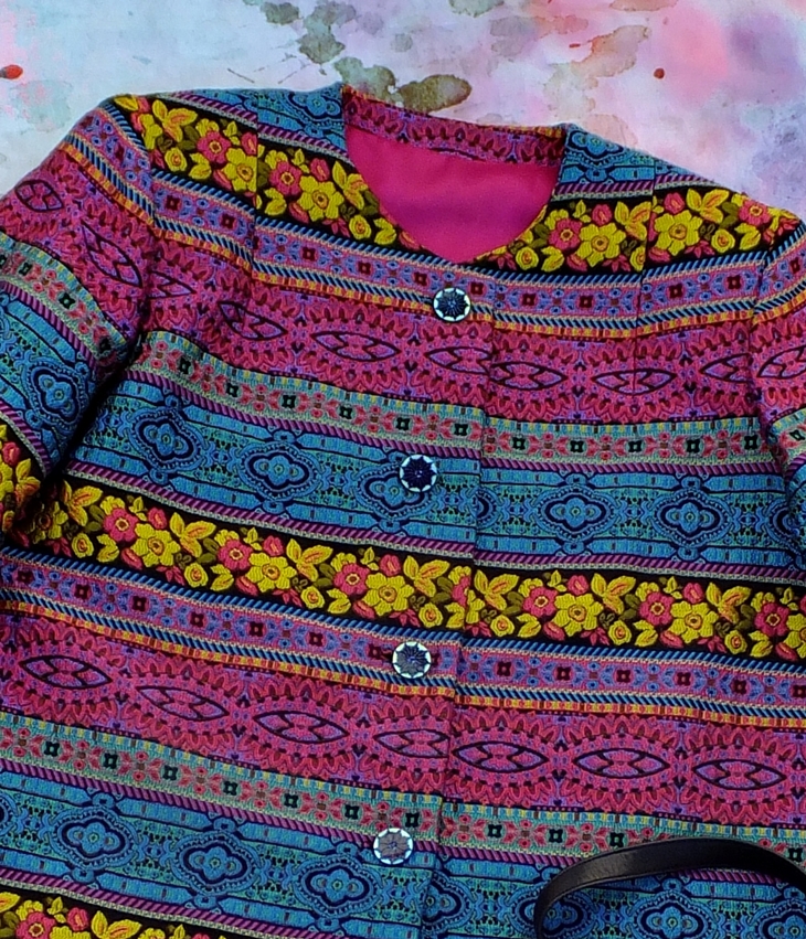 Abrigo primaveral de colores (2017)