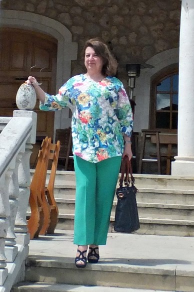 Blusón bordado pantalón verde 4