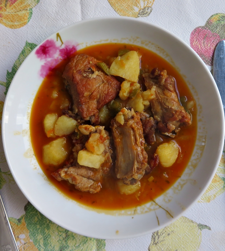 Patatas guisadas con&nbsp;costillas