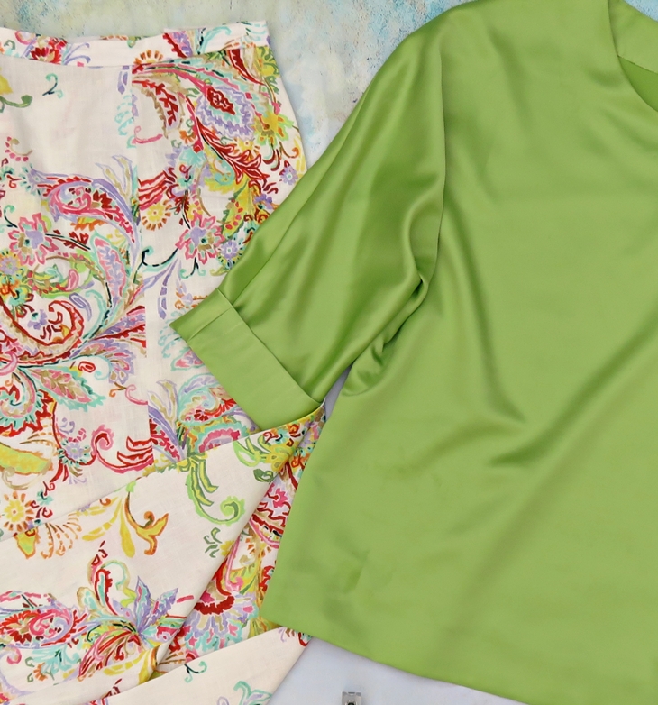 Blusón verde con pantalón de lino estampado&nbsp;(2019)