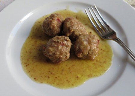 Albóndigas salsa 1