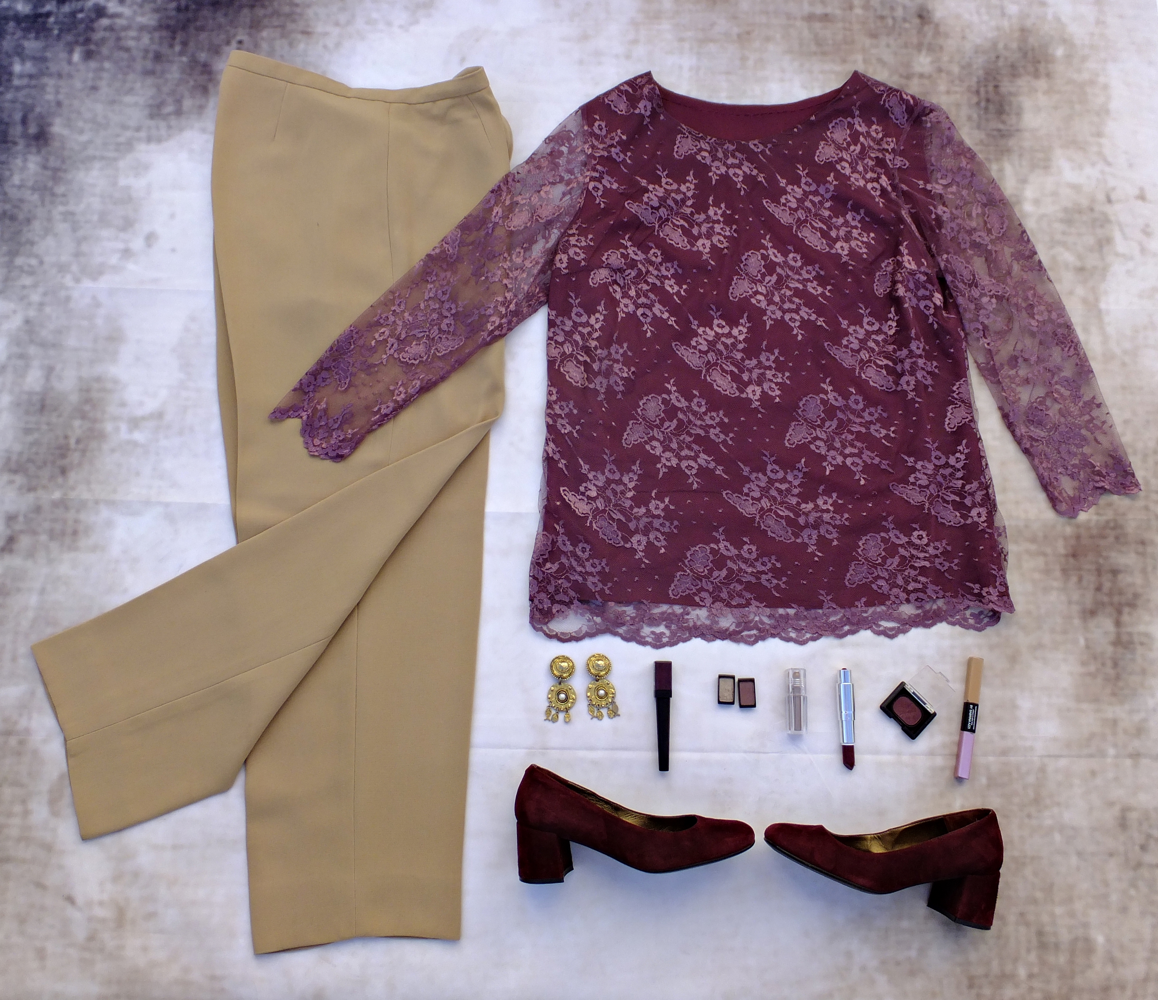 Blusón encaje grana pantalón beig 2