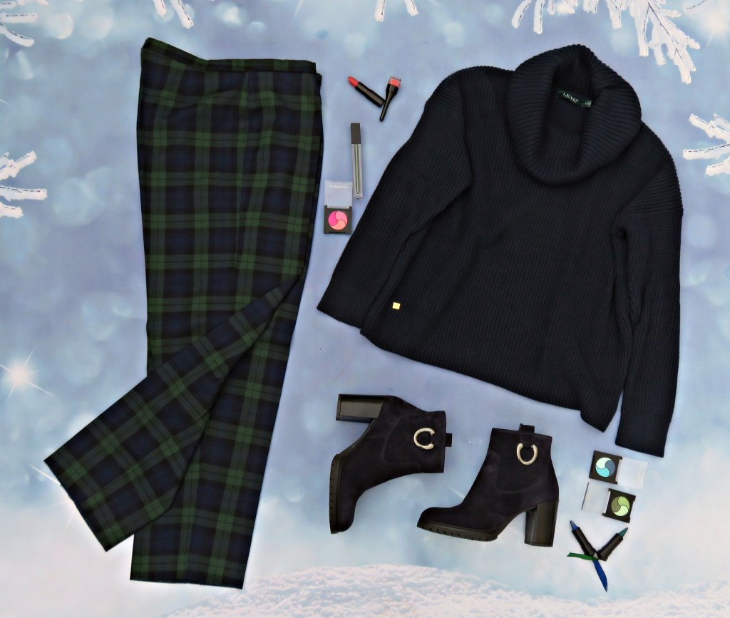 Pantalón escocés con jersey azul (2018)