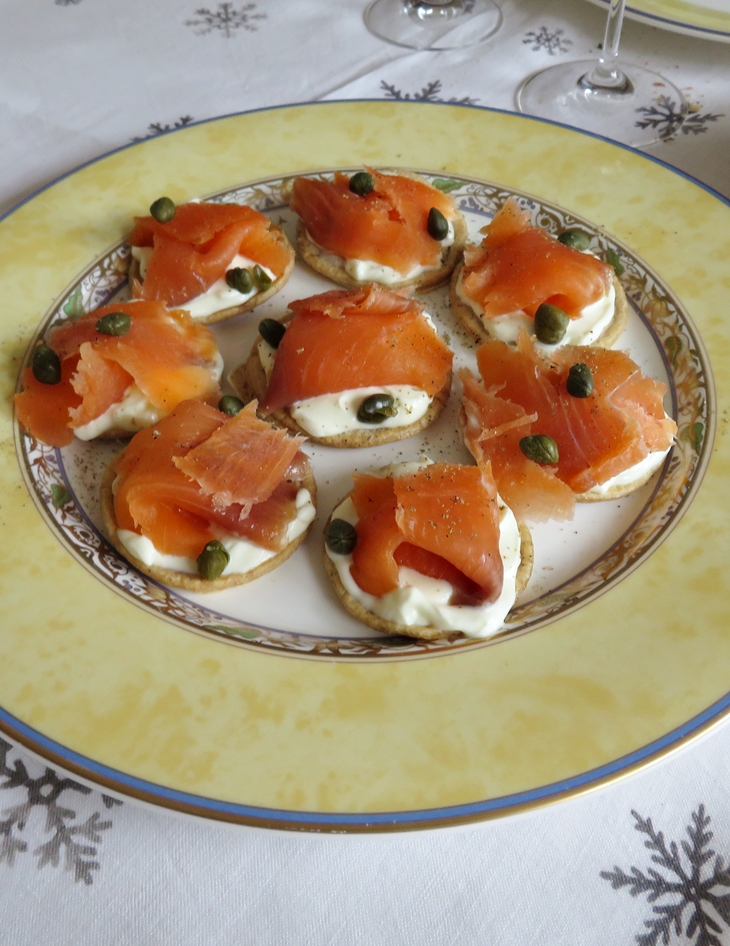Blinis con salmón