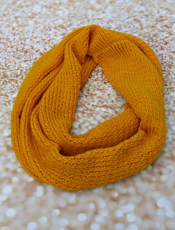 Bufanda tubular amarilla 1