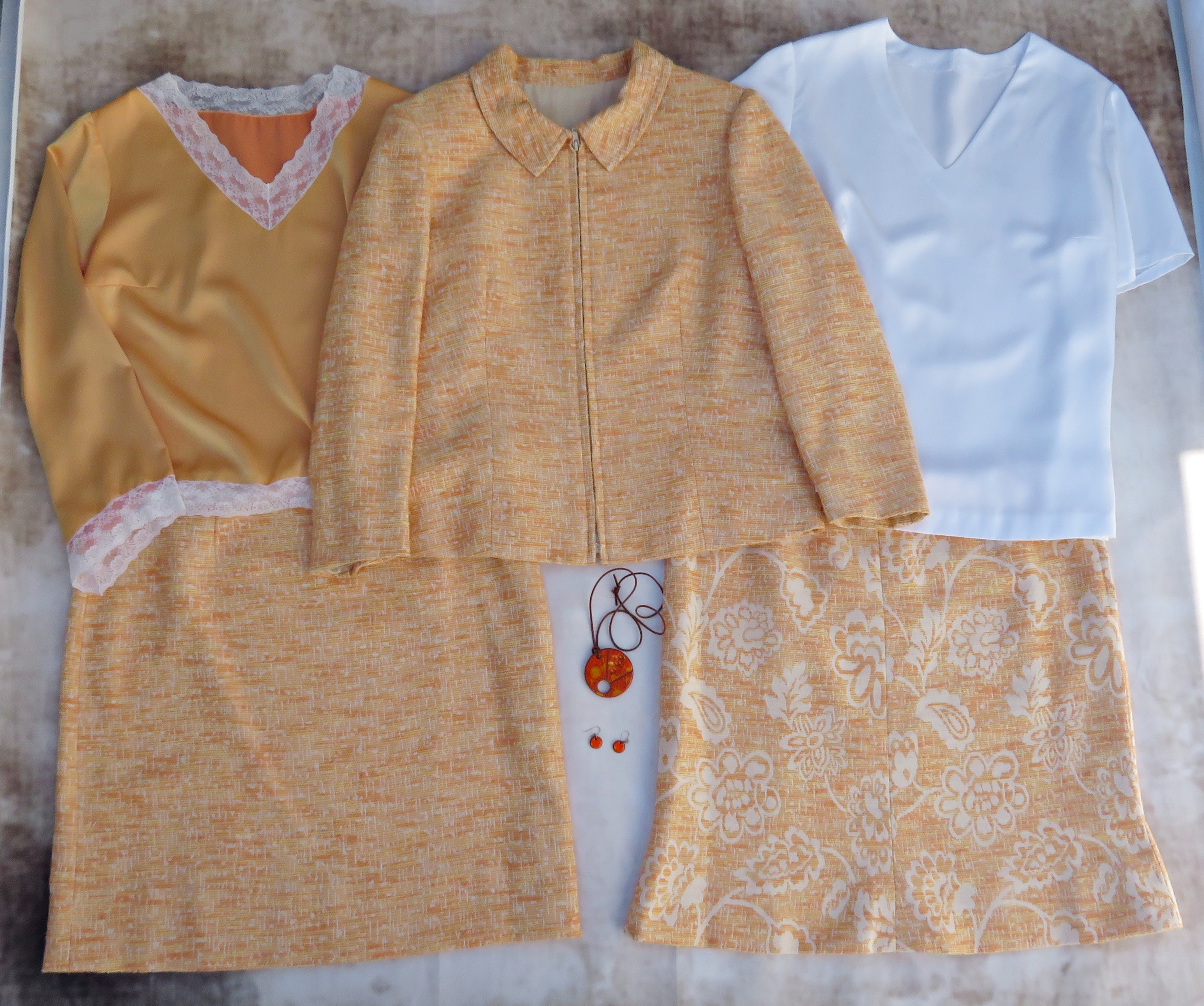 Traje naranja algodón 1