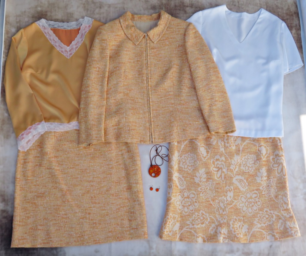 Traje naranja de algodón (2008)