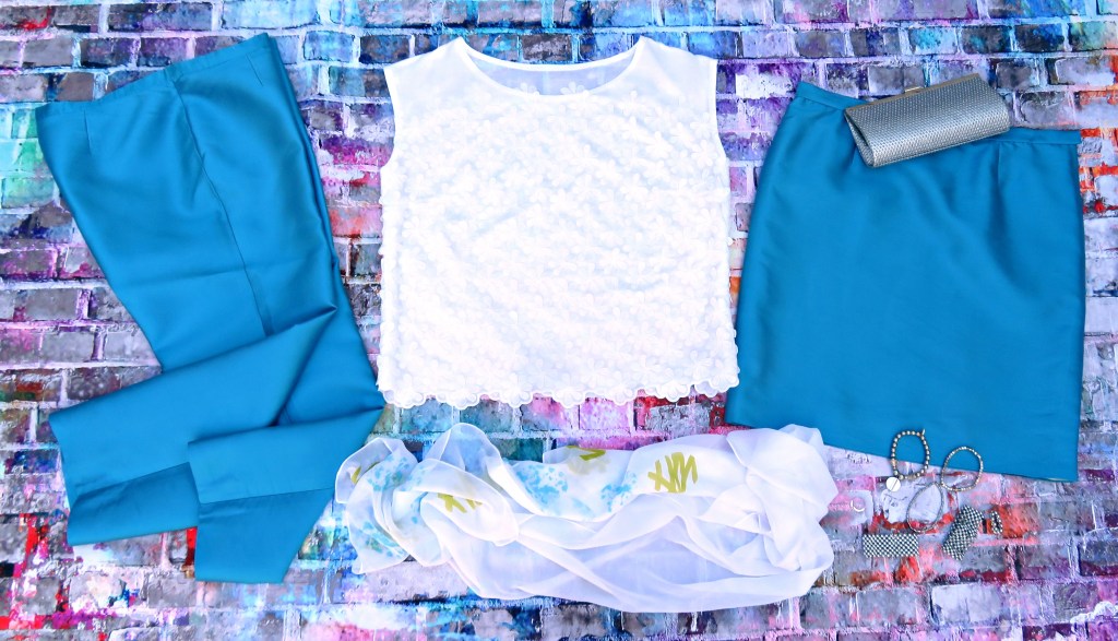 Blusa blanca, pantalón turquesa&nbsp;(2009)