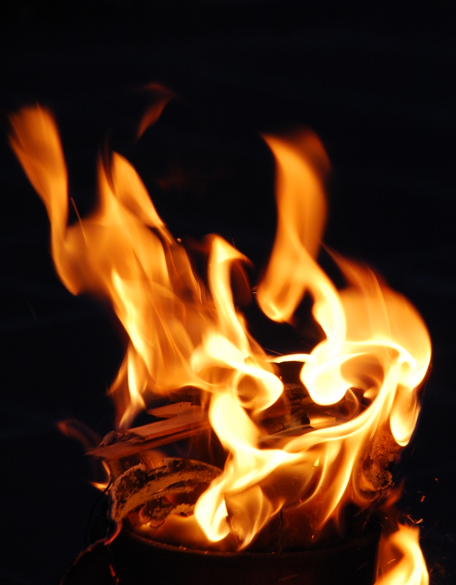 Misterio en la villa incendiada&nbsp;(1943)