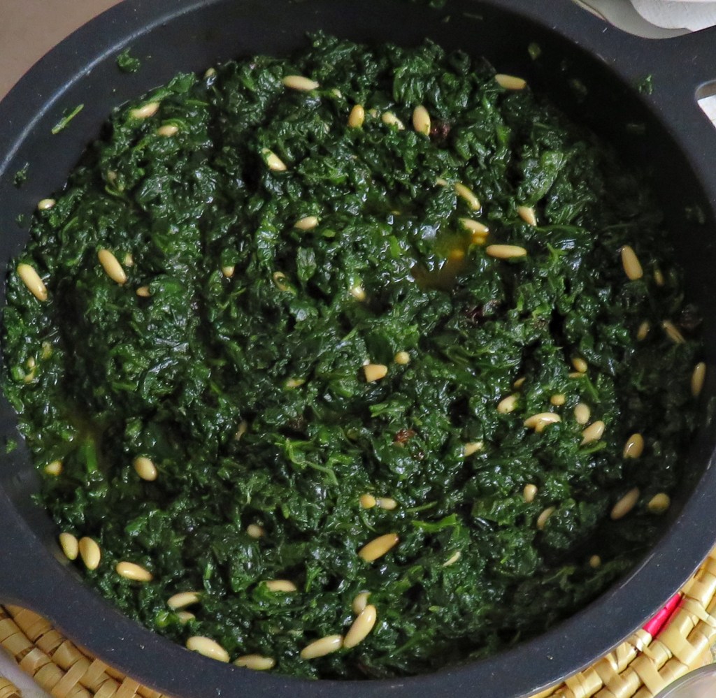 Espinacas con piñones y&nbsp;pasas