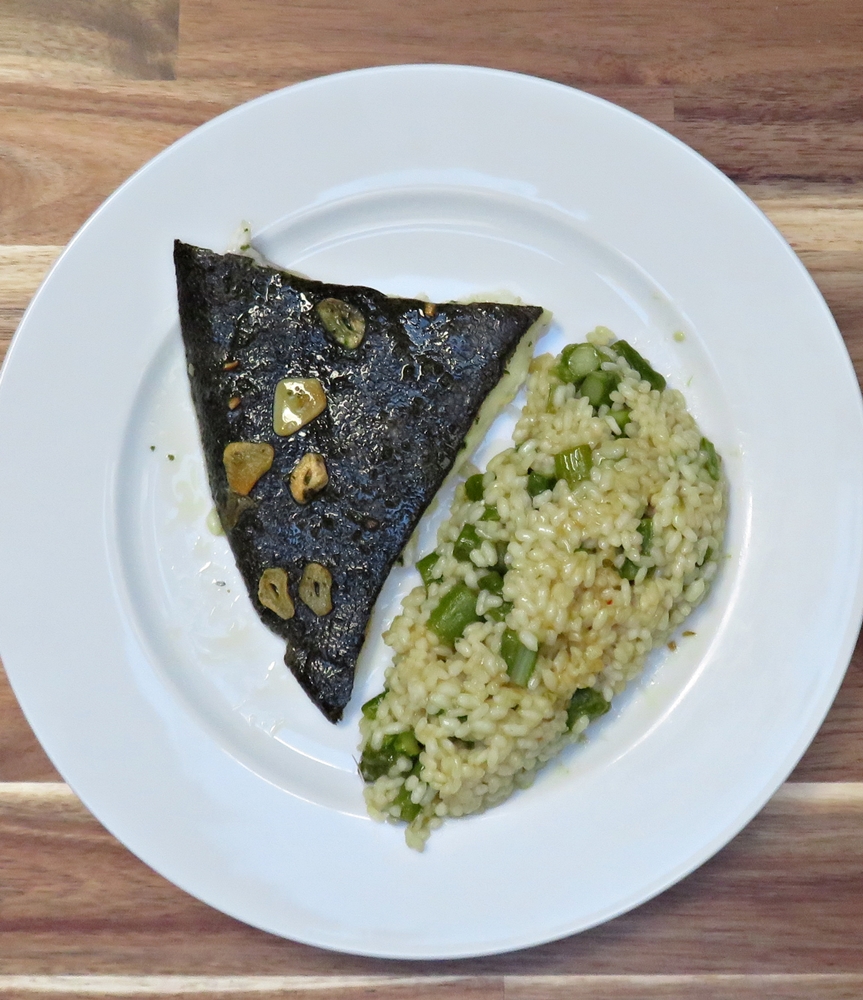 Rodaballo al horno con arroz de espárragos&nbsp;verdes