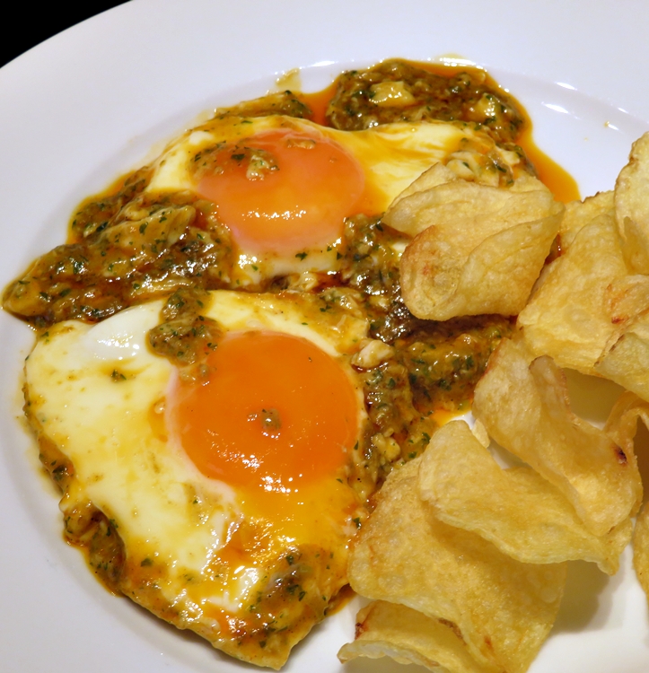 Huevos en salsa&nbsp;roja