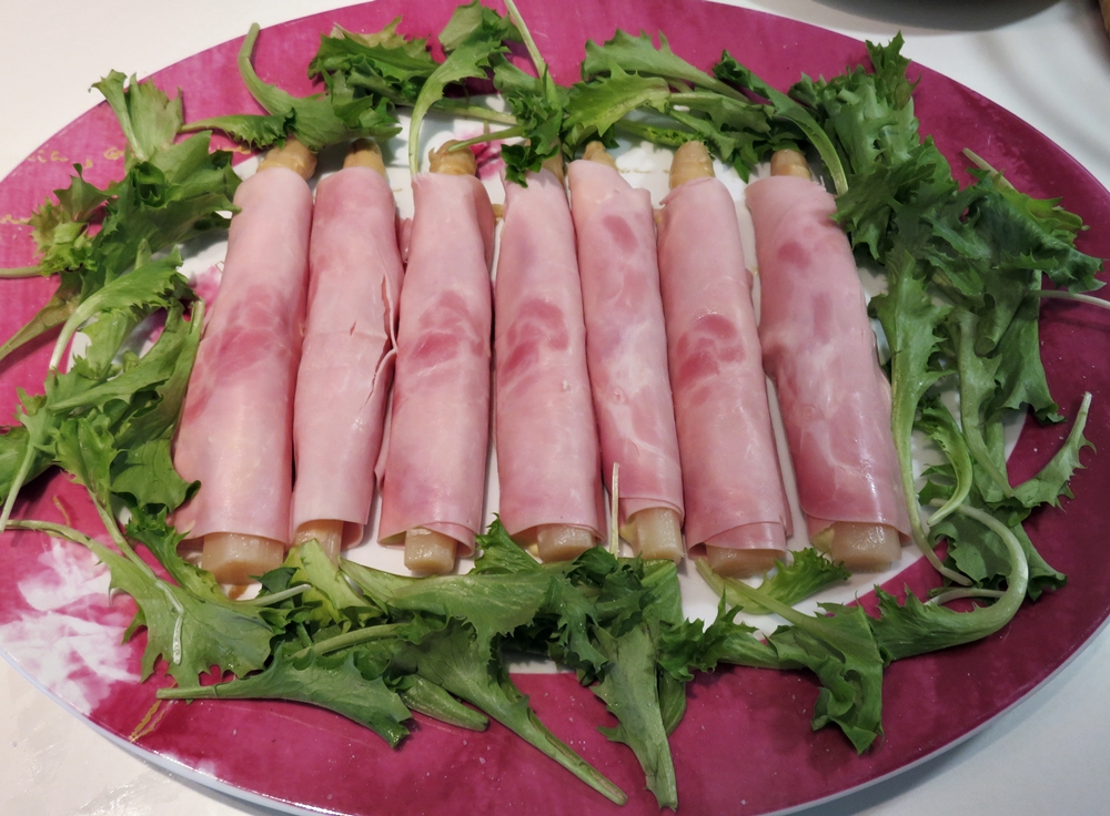 Rollitos de jamón york con&nbsp;espárragos