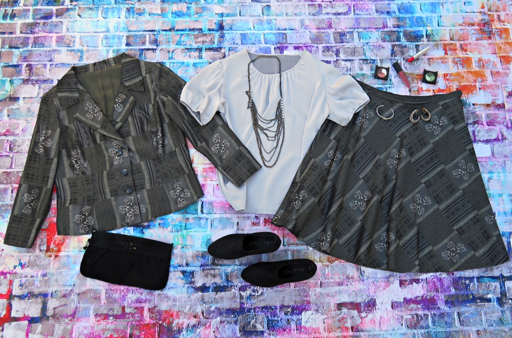 Traje verde y plata&nbsp;(2009)