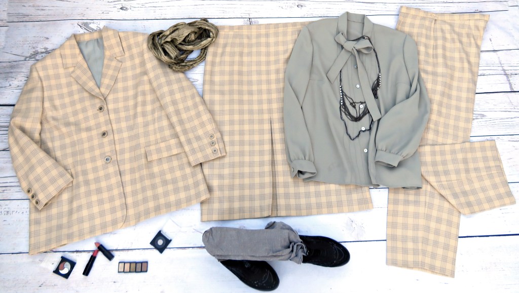 Traje claro de cuadros&nbsp;(2022)