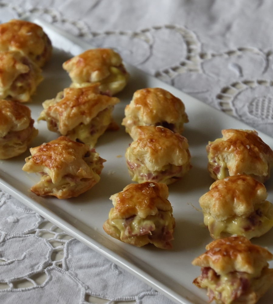 Hojaldres con crema de&nbsp;jamón