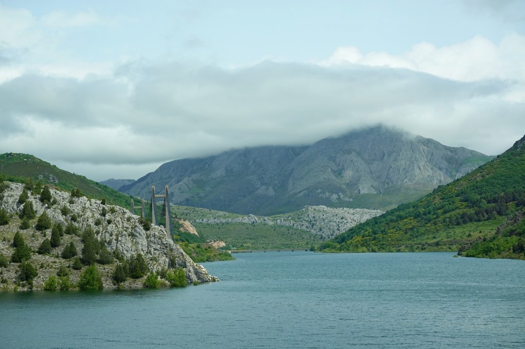 Julio Llamazares (1955)